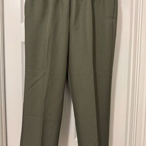 NWT Alfred Dunner Green Chinos with Classic Straight-Leg Fit